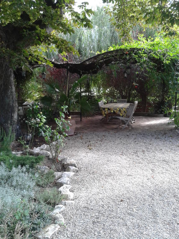 Bed and Breakfast Le Chateau Des Estubiers Sérignan-du-Comtat Zimmer foto